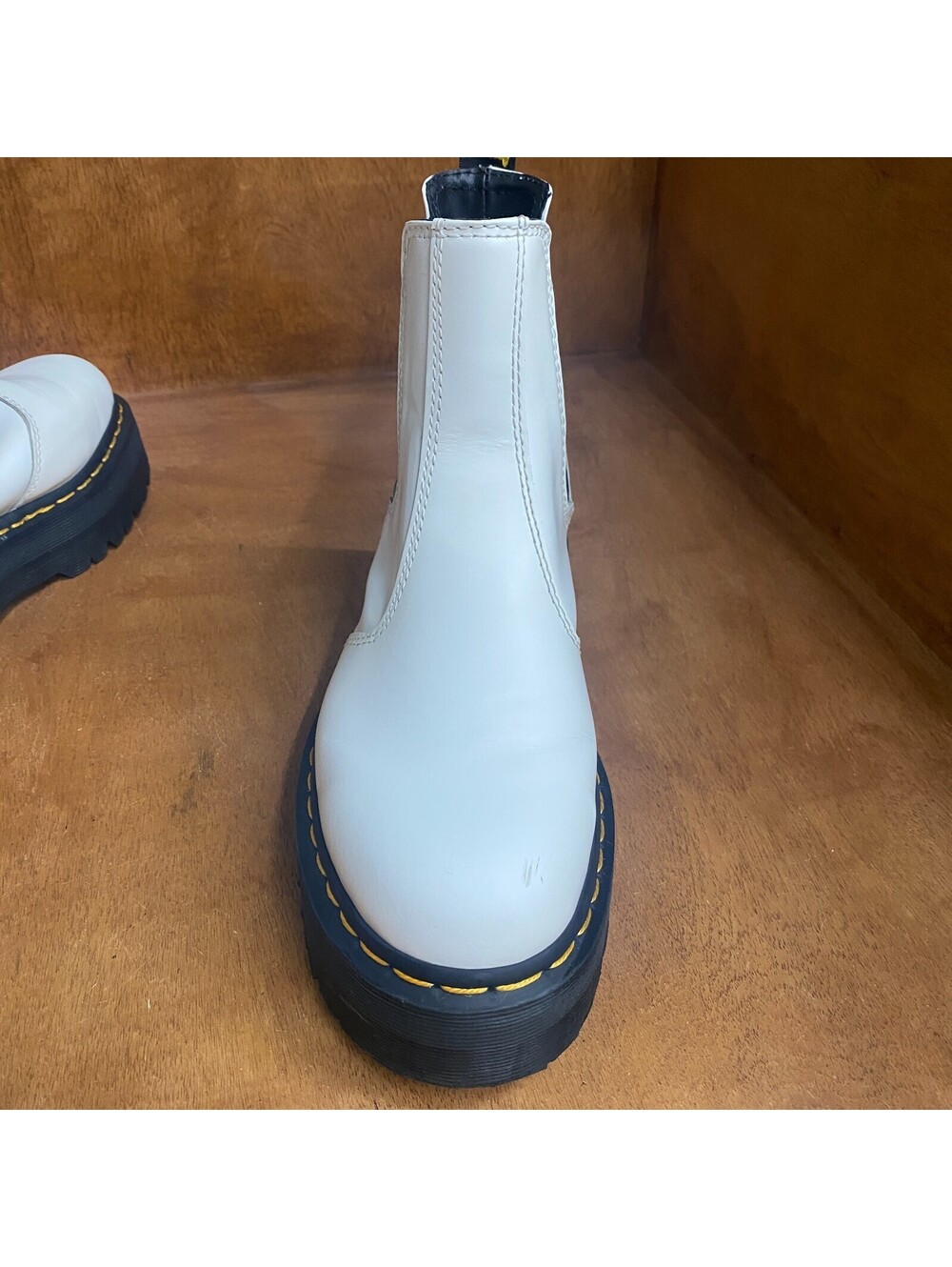 Dr Martins 2976 Quad Platform Chelsea Boots Smooth White Leather Women 8 AirWair - Picture 13 of 15